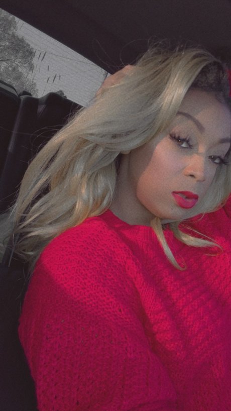 Naakte gelekte OnlyFans-foto van Danger