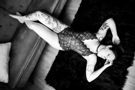 Naken lekkede OnlyFans-bilde av Emerald Lynn