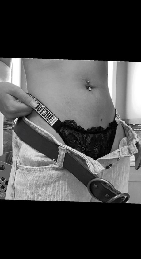 Foto di nudo di fuga di OnlyFans di Guess Who