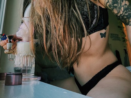 Naken lekkede OnlyFans-bilde av Nicole