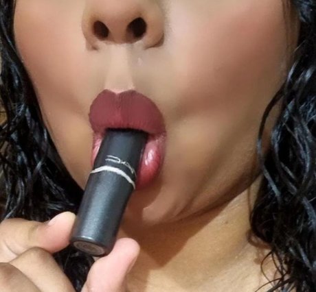 Обнаженная фотография утечки OnlyFans от Mrs Kanel