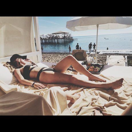 Обнаженная фотография утечки OnlyFans от Motzkopp