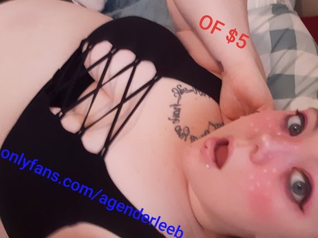 Naken läckt OnlyFans-bild av  Hairy Bbw Nerd 