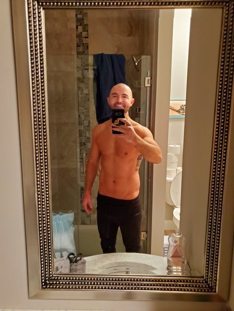 OnlyFans-model Travis