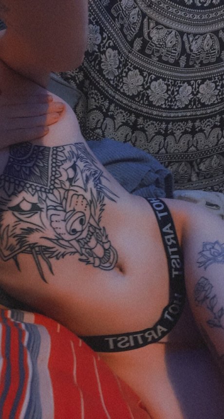 Naken lekkede OnlyFans-bilde av Sl