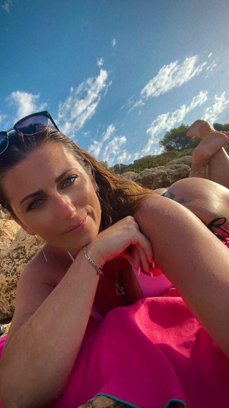 Nacktes geleaktes OnlyFans-Foto von Natia Irena