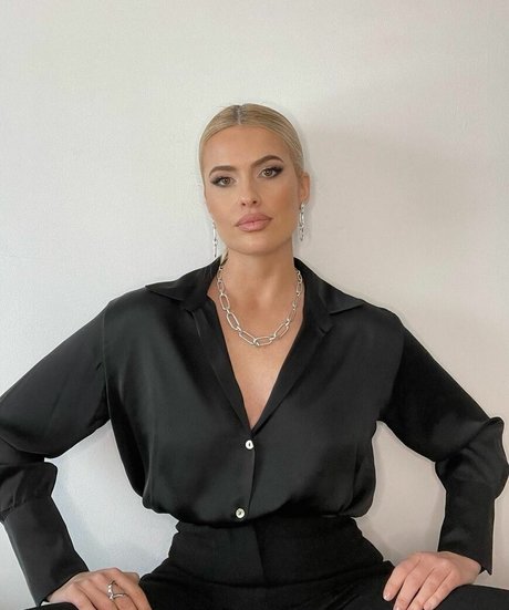 Foto di nudo di fuga di OnlyFans di Adriana Abenia