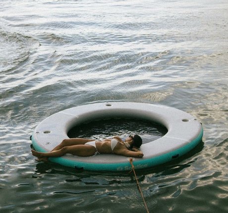 Alasti lekkinud OnlyFans-i pilt Galvezlu