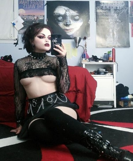 Naken lekkede OnlyFans-bilde av Girlbossnian