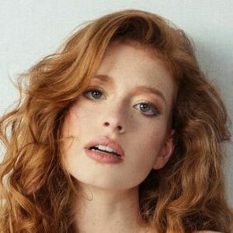 Naken lekkede OnlyFans-bilde av Sophiesrm