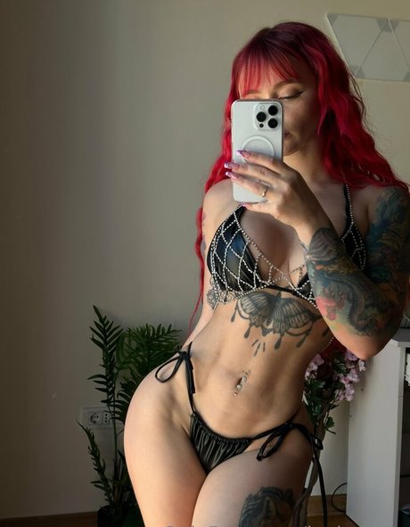 Naken lekkede OnlyFans-bilde av Leahmeow