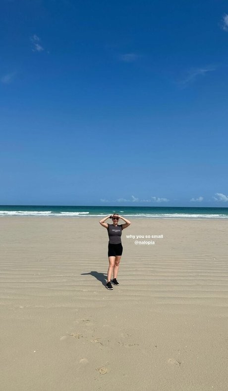 Naakte gelekte OnlyFans-foto van Nalopia