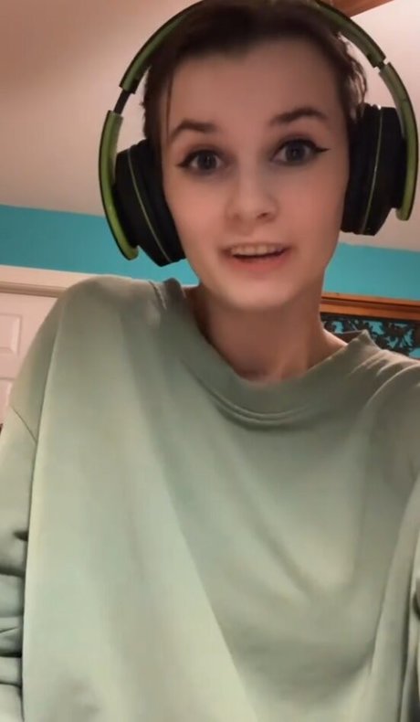 Nacktes geleaktes OnlyFans-Foto von Izassassin