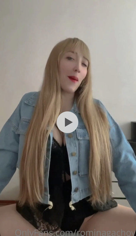 Naken lekkede OnlyFans-bilde av Romina Gachoy