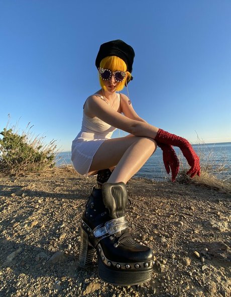 Naken lekkede OnlyFans-bilde av Tessa Violet