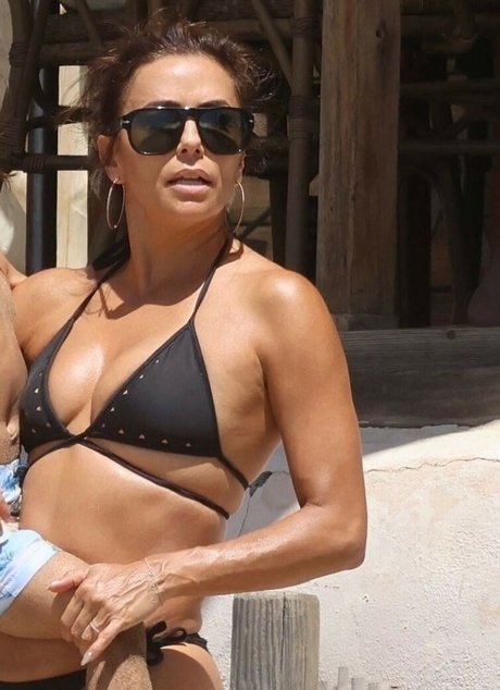 Naakte gelekte OnlyFans-foto van Eva Longoria