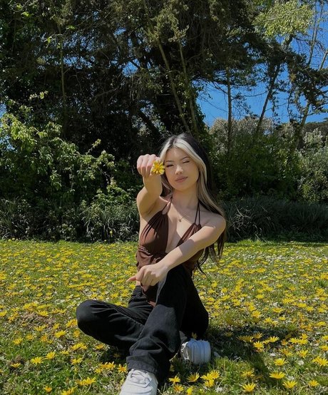 Alasti lekkinud OnlyFans-i pilt Linawinaly