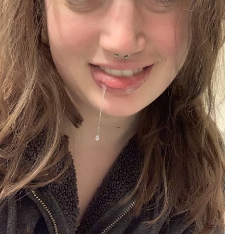 Naken lekkede OnlyFans-bilde av Kit