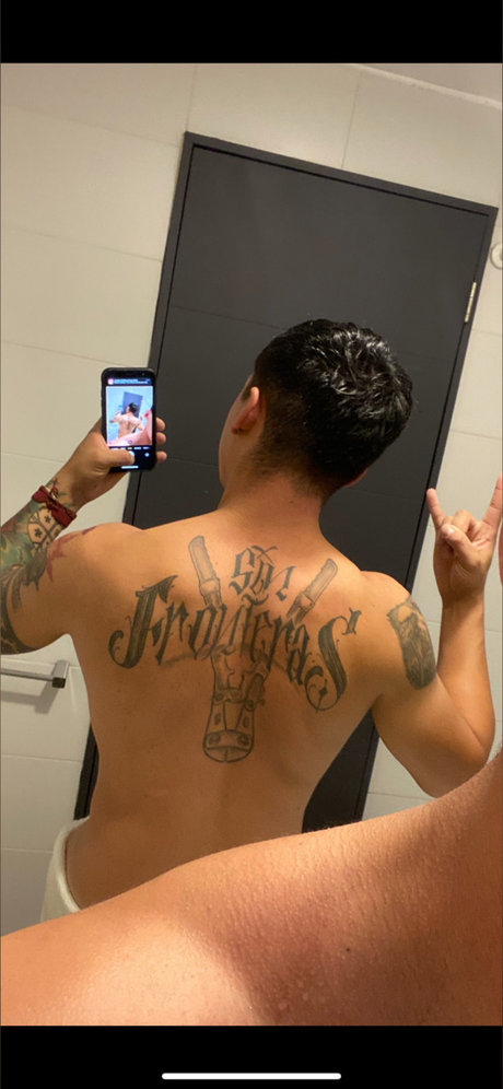 Naken lekkede OnlyFans-bilde av Matias Andres