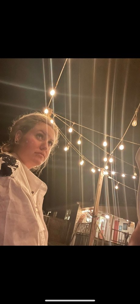 Nacktes geleaktes OnlyFans-Foto von Pearlielynnampampbama