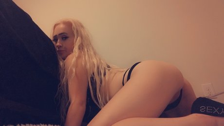 Alasti lekkinud OnlyFans-i pilt Bella 