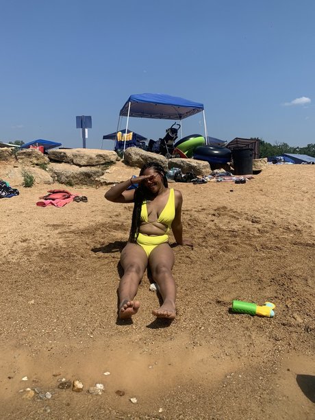 Nacktes geleaktes OnlyFans-Foto von Paris