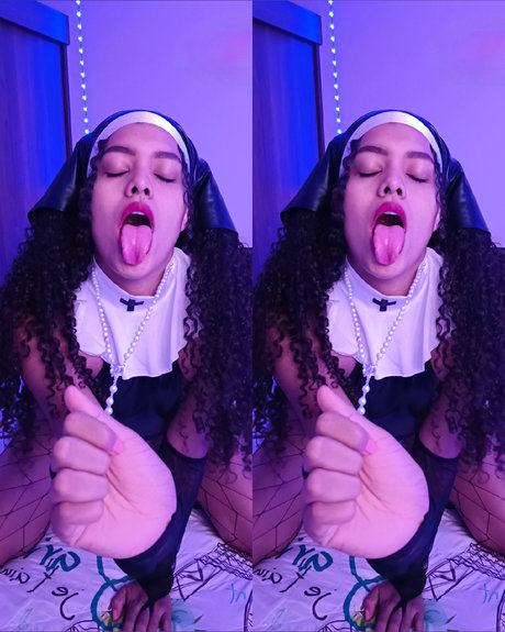 Naakte gelekte OnlyFans-foto van Pao Crespa 