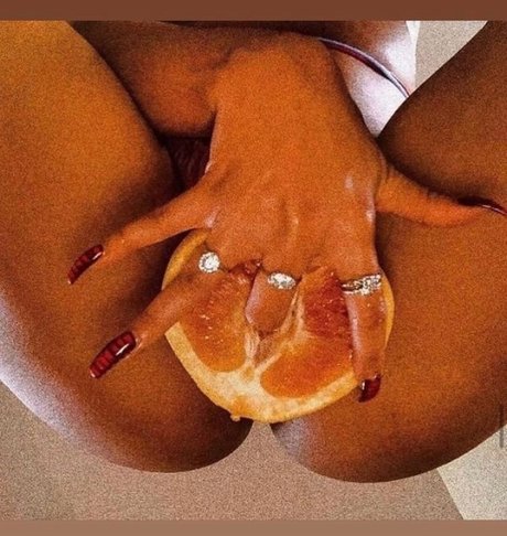 Nacktes geleaktes OnlyFans-Foto von Outtatheordinary