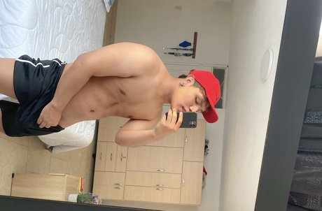 Nahá fotka uniklých OnlyFans od Oswaldo