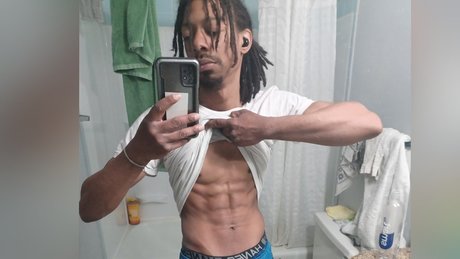 Naken lekkede OnlyFans-bilde av Poseidadon