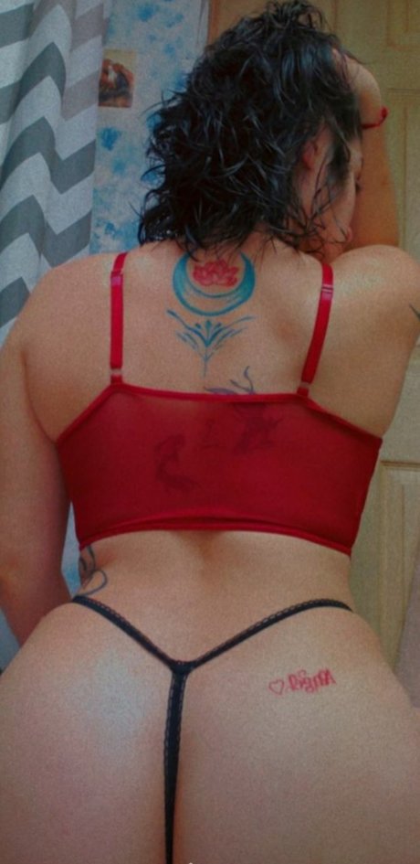 Alasti lekkinud OnlyFans-i pilt Adri