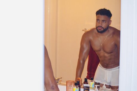 Naken lekkede OnlyFans-bilde av Pharaoh Papi