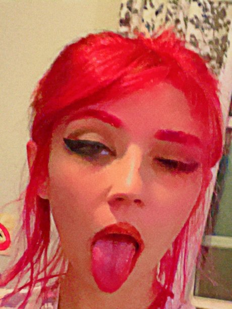 Alasti lekkinud OnlyFans-i pilt Pixie