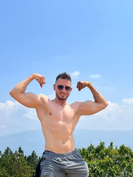 Foto di nudo di fuga di OnlyFans di Peterescobar 