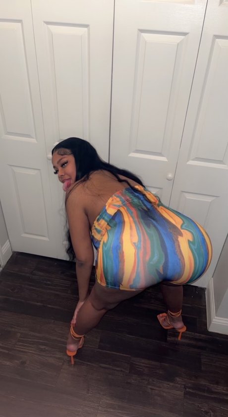 Alasti lekkinud OnlyFans-i pilt Racquel Brazil