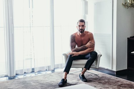 Naakte gelekte OnlyFans-foto van Quinton James Xxx