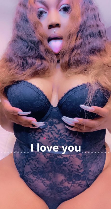 Nahá fotka uniklých OnlyFans od Rain Miller