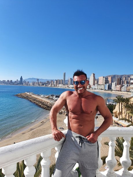 Alasti lekkinud OnlyFans-i pilt Marcobanderas