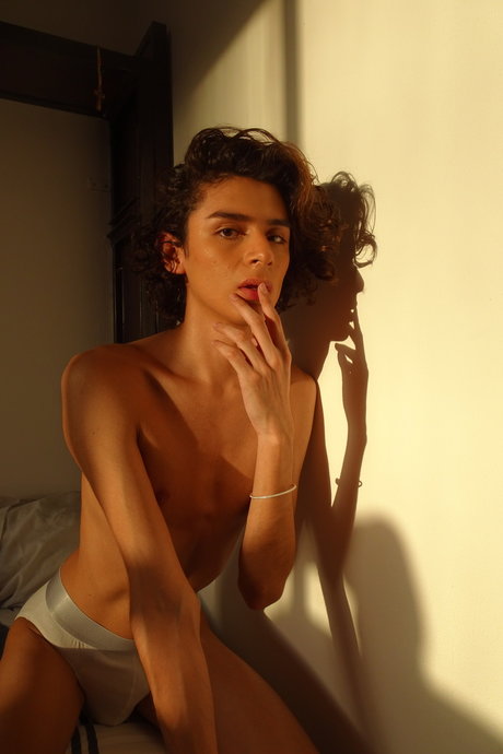 Nahá fotka uniklých OnlyFans od Aris