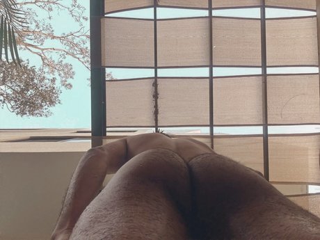 Обнаженная фотография утечки OnlyFans от Ariel