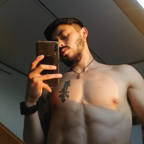 Naakte gelekte OnlyFans-foto van Felipe Rojas