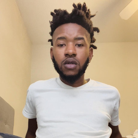 Naakte gelekte OnlyFans-foto van Babyfacerodney