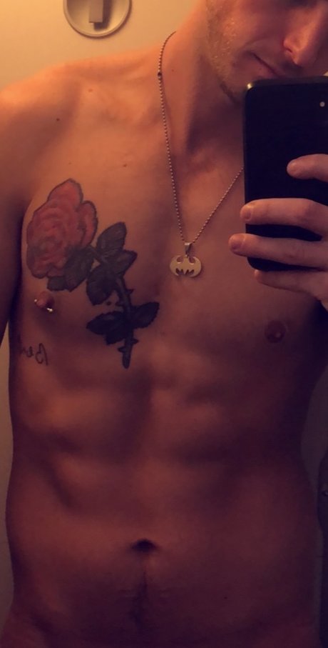 Обнаженная фотография утечки OnlyFans от Mark Vip