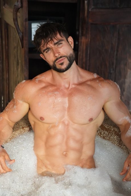 Обнаженная фотография утечки OnlyFans от   02