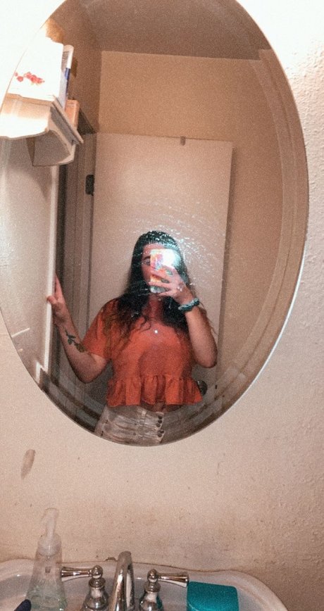 Alasti lekkinud OnlyFans-i pilt Bri Love