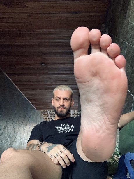 Foto desnuda filtrada de OnlyFans de Master Luis