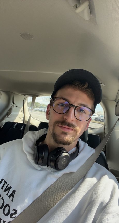 Foto di nudo di fuga di OnlyFans di Mason Hang