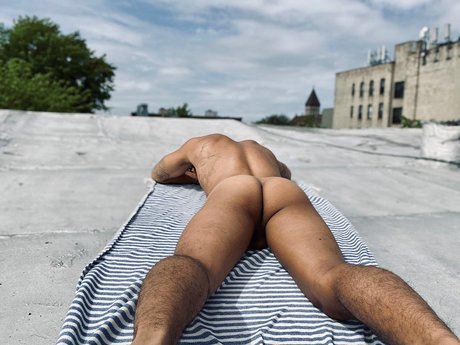 Alasti lekkinud OnlyFans-i pilt Meepboop