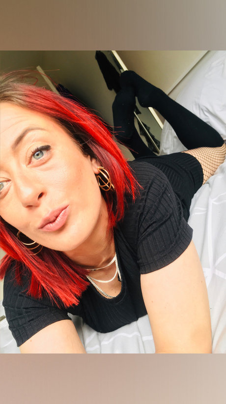 Alasti lekkinud OnlyFans-i pilt Beccaampampbrad