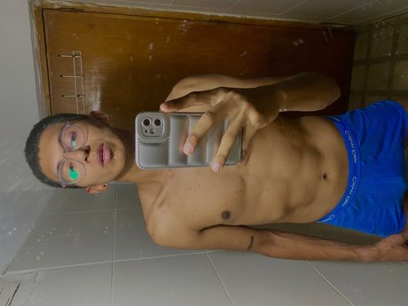 Rob naked leaks OnlyFans pic